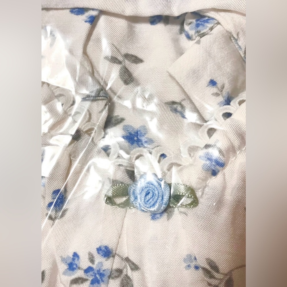 Boutique- White & Pale Blue WILDFLOWERS TIERED MAXI DRESS - Size Medium - Picture 8 of 10